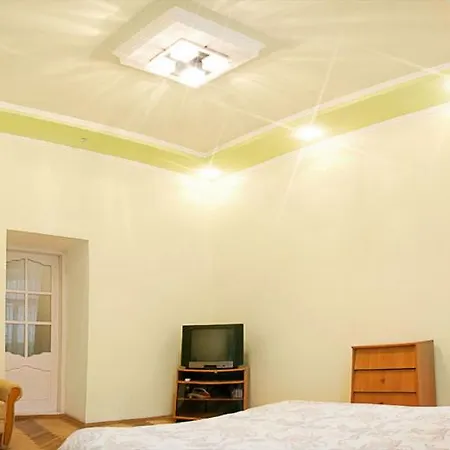 подобово у львові на замарстинівській 10 *