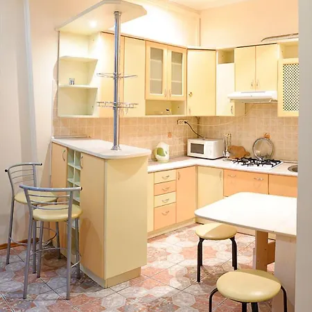 на замарстинівській 10, на 6 осіб в центрі у м львові Appartement *