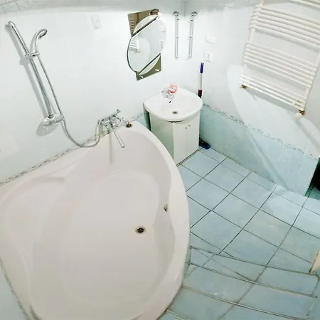 в центрі подобово у львові на замарстинівській 10 Apartment Lviv