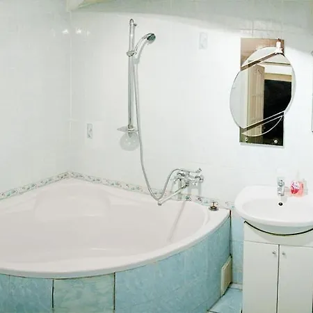 подобово у львові на замарстинівській 10 *