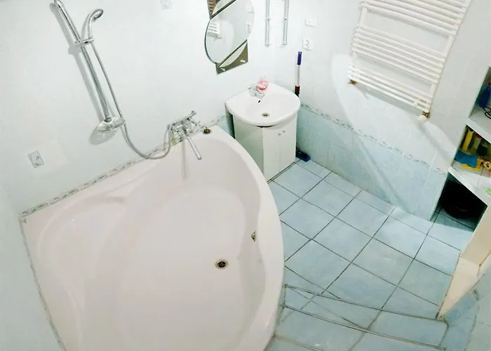 подобово у львові на замарстинівській 10 Апартаменты Львов