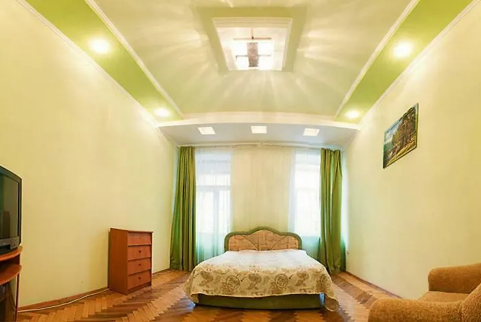 на замарстинівській 10, на 6 осіб в центрі у м львові דירה